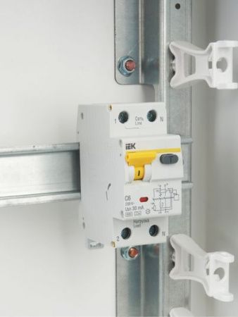 Диф. автомат  2П   6А  30мА  IEK  АВДТ-32  хар-кА С
